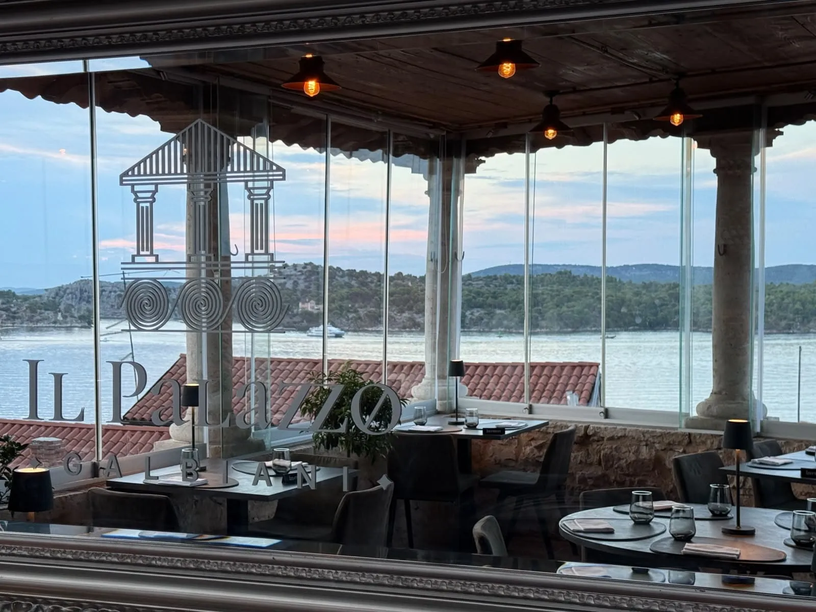 Terasa restorana Il Palazzo Galbiani u Šibeniku
